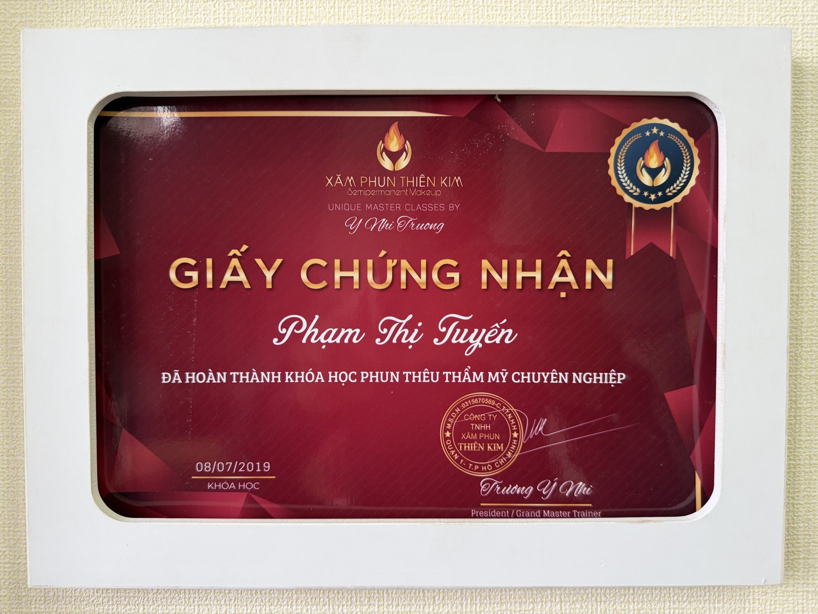 Chứng nhận hoàn thành khóa học Phun thêu thẩm mỹ chuyên nghiệp